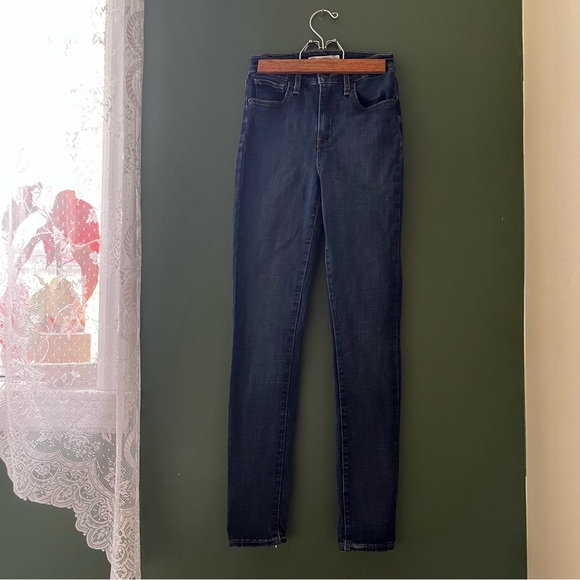 Levi's 721 high rise skinny jeans- dark wash size 25 - Picture 2 of 9